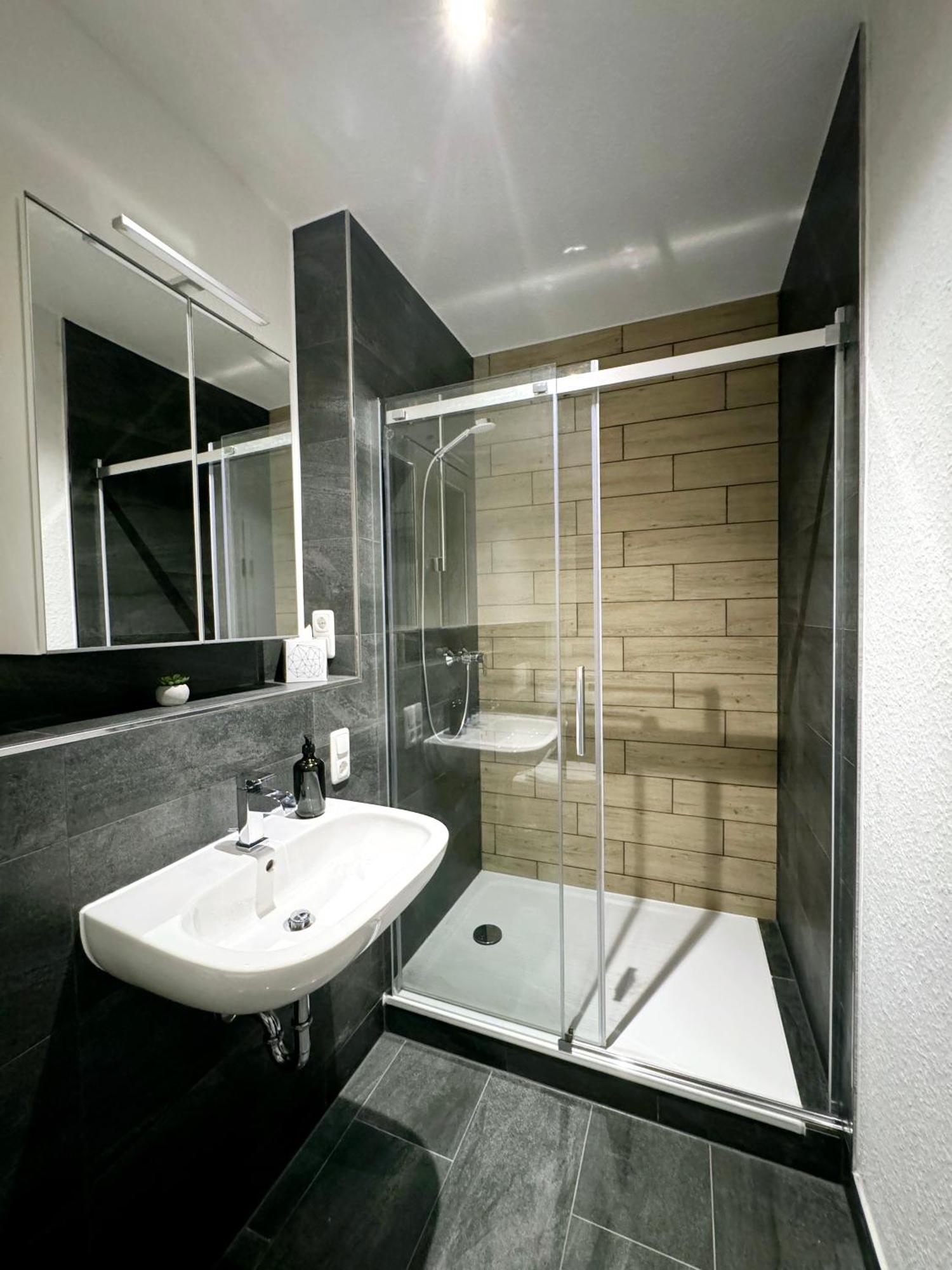 Appartement Tiny-home-stil Nah Am Rhein Mit Super Verkehrsanbindung